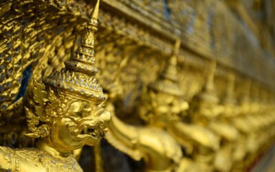 Temples de Thaïlande, entre profonde dévotion et architectures de lumière